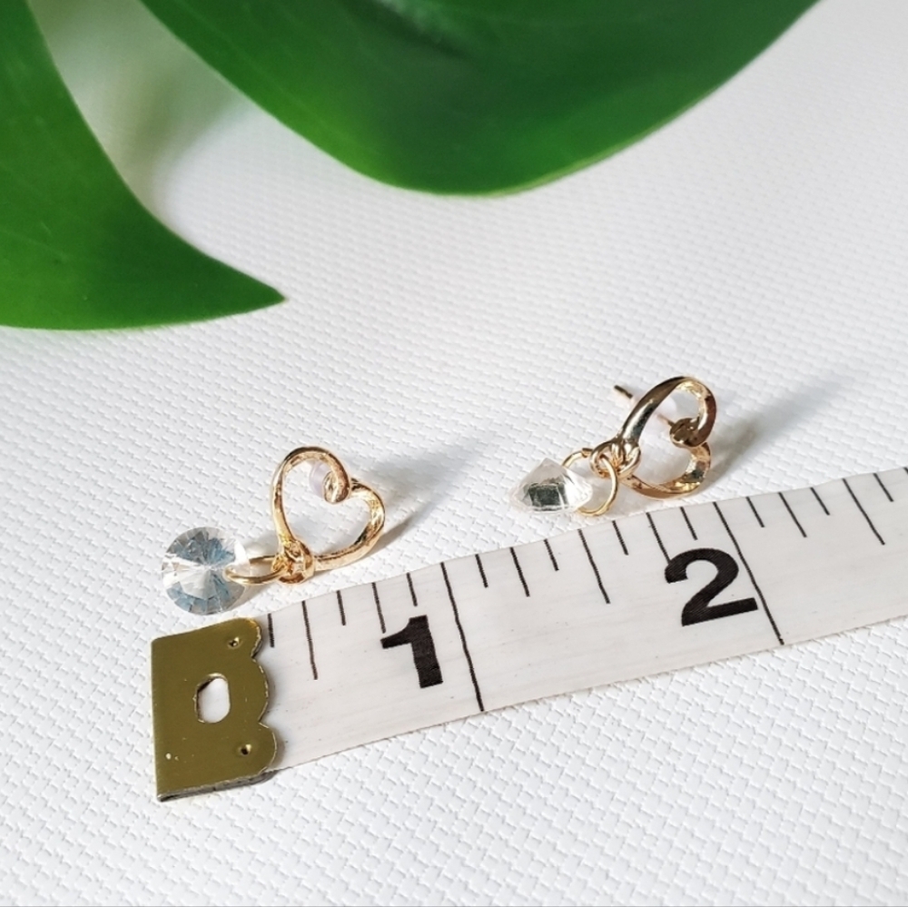 Heart Dangling Crystal Lightweight Dainty Earrings - Picture 4 of 6